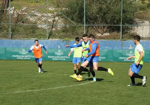 CS Universitatea Craiova - Khazar Lankaran 3-0 (1-0). ^Târnăcop a lovit, ”dublă” Herghelegiu