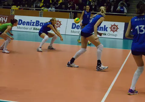 Ştiinţa Bacău n-a reuşit să ia niciun set în meciul cu Baku