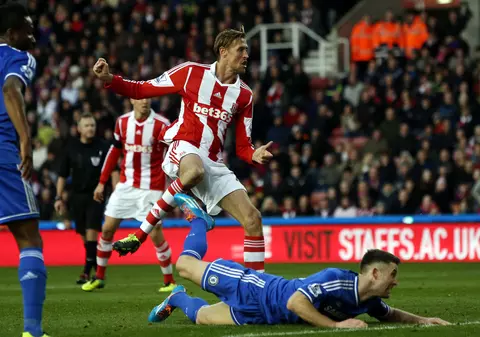 Uriaşul Crouch, terorizat de un animal minuscul. O mare sportivă de la noi, înnebunită de o cârtiță