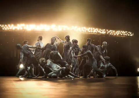 Acrobații de la Cirque de Soleil vin la București cu 4,5 tone de bagaje