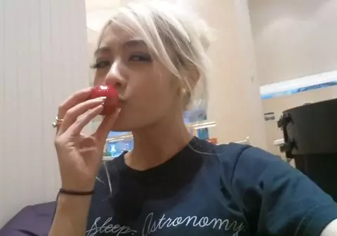 Prima femeie care ar putea să nască un copil marțian | VIDEO 