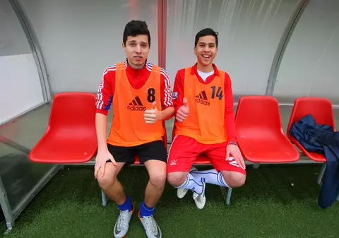 Doi puști palestineni au fugit din Gaza ca să joace fotbal în România