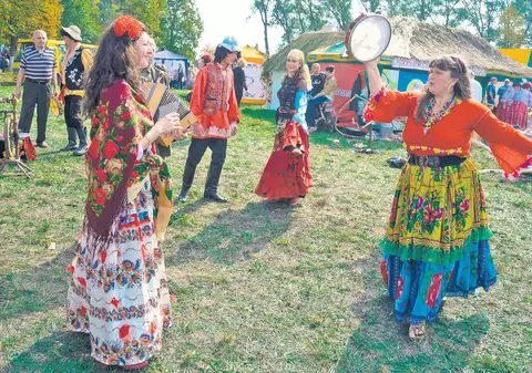 La furat cu fustele | Romii români au invadat SUA