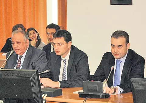 Explozia francului nu își găsește rezolvarea