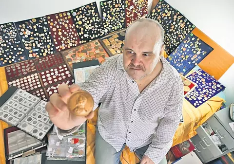 Și-a dat casa pe monede