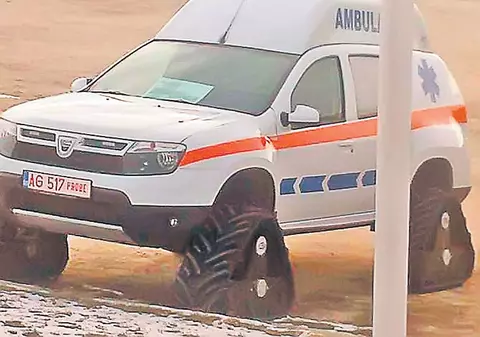 Ce prototip ciudat a ieșit pe poarta uzinei de la Mioveni! Duster pe... șenile