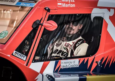 Accident teribil în raliul-raid Dakar! Maşina unui mare campion s-a făcut scrum