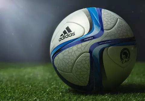 Braziliencele se ”sacrifică” pentru fotbal. Neymar Jr., lăsat în ofsaid / VIDEO INCENDIAR