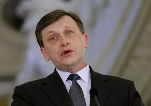 Dezastru pentru Crin Antonescu!A rămas fără nimic!