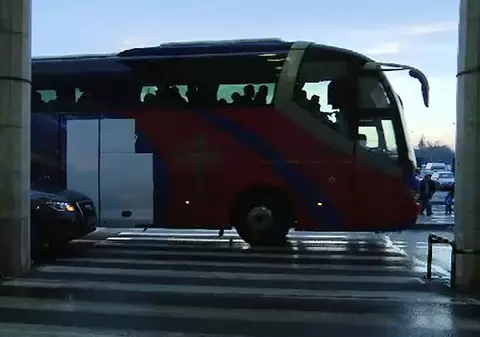 Scandalul cu Armata a afectat și autocarul Stelei! Cum a arătat acesta la plecarea în Spania