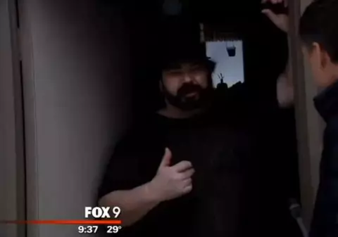 Un american a mers cu MAMA MOARTĂ la BANCĂ să scoată bani | VIDEO