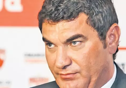 Alarmă la Poarta Albă! Cristi Borcea riscă să piardă cele 3.200 de fire de păr implantate | EXCLUSIV