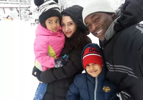 EXCLUSIV | Sosia oficială a lui Wesley Snipes, solistul Lennox "Buppy" Brown, are doi copii în România!