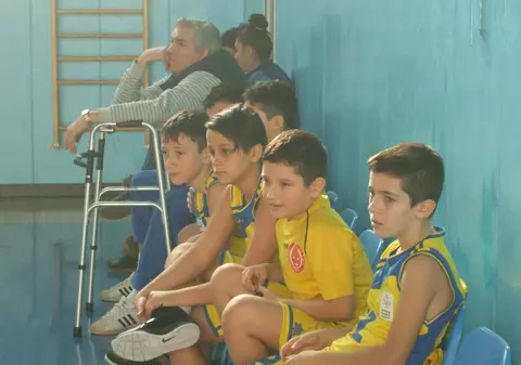 Fosta legendă a Stelei, Virgiliu Căpuşan, creează viitorii campioni ai baschetului. Taxa e de 150 de lei pe lună. REZULTATELE TURNEULUI U13