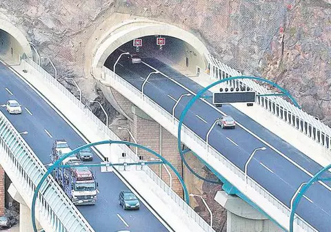 Veşti foarte  bune pentru toţi românii! O româncă ne aduce bani pentru autostrăzi