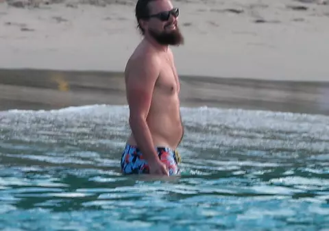 DiCaprio a dat fotomodelele pe o cântăreață celebră!