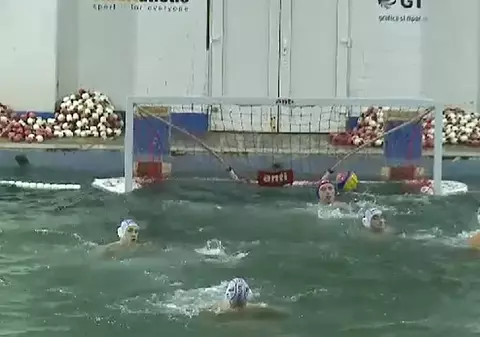 I-au înecat! Dinamo, UMILITĂ acasă de CSM Digi Oradea la polo!