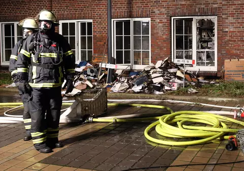 ATAC / Poliţia germană este în alertă! Sediul unui ziar din Hamburg a fost incendiat! ^Publicaţia preluase caricaturi ale revistei Charlie Hebdo