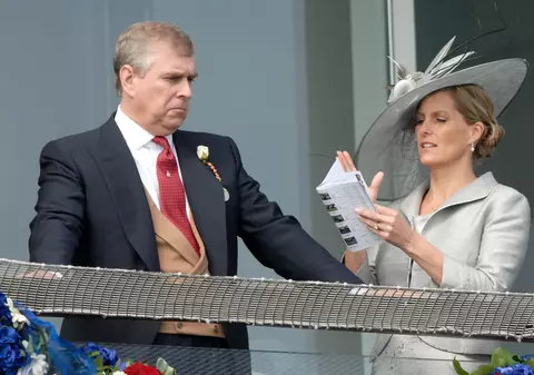 SCANDAL SEXUAL la Palatul Buckingham. Prințul Andrew, acuzat de ORGII CU O MINORĂ