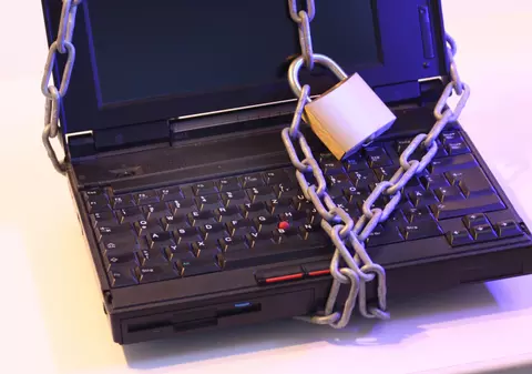 CELE MAI SLABE PAROLE în 2014! Ce COMBINAȚII ar fi bine SĂ EVIȚI ca să NU ȚI SE SPARGĂ CONTURILE