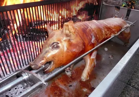 REGULI care SĂ NU SUPERE MUSULMANII și EVREII, impuse de una dintre CELE MAI MARI EDITURI din Europa