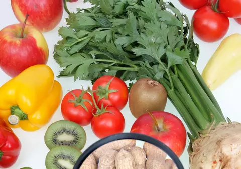 Alimente SĂRACE ÎN CALORII care te vor face SĂ TE SIMȚI SĂTUL