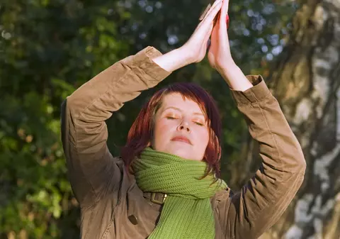 EXERCIȚII BIZARE care TE MENȚIN TÂNĂR: uită-te la Meteo, stând pe vârfuri
