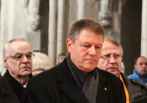 Iohannis, la sosirea de la Paris: "A fost un marş al solidarităţii internaţionale, al voinţei de a lupta împotriva terorismului"