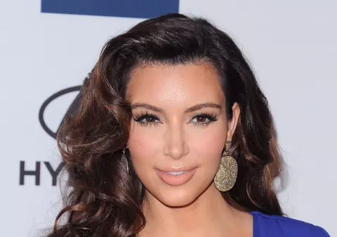 KIM cea MITITICĂ! INCREDIBIL CUM ARATA NĂBĂDĂIOASA BRUNETĂ la 7 ANI! | FOTO