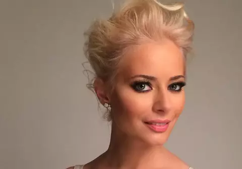 ADEVĂRUL DESPRE TENUL Laurei Cosoi! Cum își menține vedeta tenul impecabil