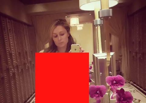 Paris Hilton, CU SÂNII LA VEDERE, pe internet