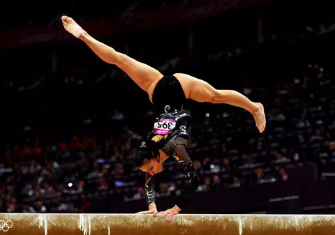 De vis! Cătălina Ponor, aur la bârnă, la prima competiție de la revenire. Diana Bulimar, argint la sol