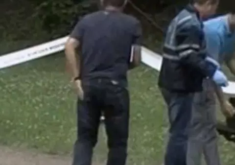 Un elev la TEOLOGIE s-a SPÂNZURAT după ce a lăsat un BILET de ADIO