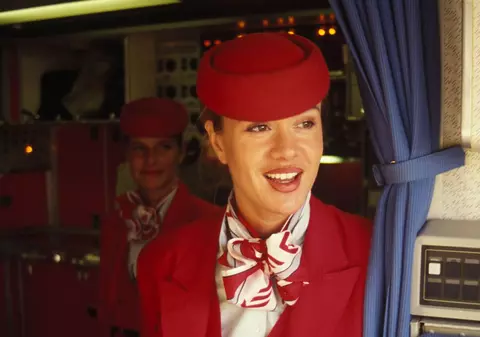 Incredibil! Un avion a aterizat de urgență pentru că se băteau stewardesele!