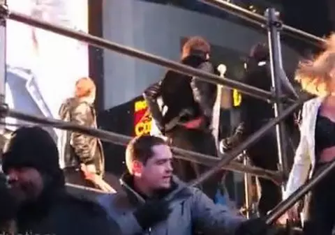 Taylor Swift era să-și rupă gâtul | VIDEO