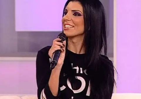 Tonciu ”a scăpat din lesă”! Noua asistentă păcătoasă și-a arătat la TV tatuajul din zona intimă | FOTO