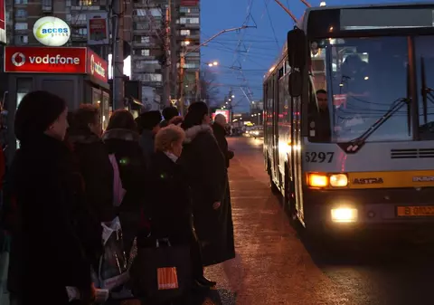 ATENȚIE, BUCUREȘTENI! Se MODIFICĂ TRASEELE unor TROLEIBUZE din CAPITALĂ!