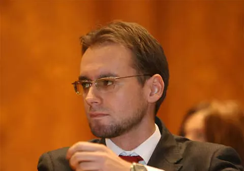 TUDOR CHIUARIU a fost PUS SUB ACUZARE în dosarul retrocedărilor ilegale!