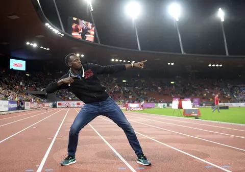 Usain Bolt dă note bebelușilor / GALERIE FOTO