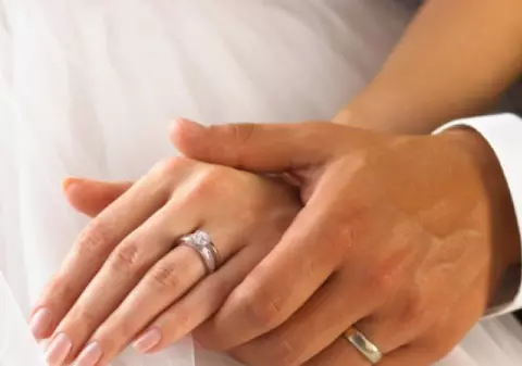 EXCLUSIV | O gimnastă campioană s-a căsătorit în secret cu un deputat