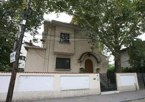 A fost vândută vila în care locuiește Mircea Geoană. Vezi cine a cumpărat-o și cât a costat