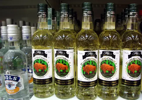 Un parlamentar britanic a murit după ce a bătut prea multă vodcă la un dineu oficial