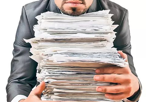 Din ciclul «Fă-te că munceşti!» Vom plăti un kilogram de hârtie în plus la întreţinere