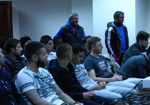 Hagi și-a pus la punct echipa cu ultimele noutăți din arbitraj