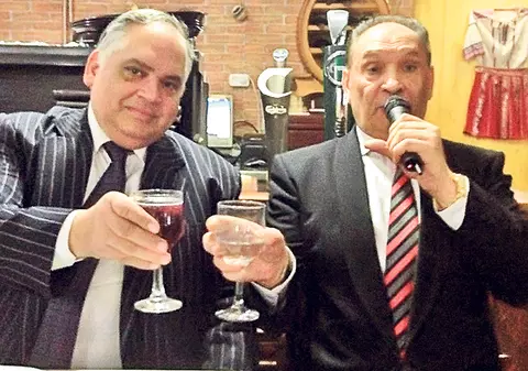 Au reinventat șprițul cu sifon! Lăutarii Nicu Gigantu și Golea Felician au cramă ca acum 40 de ani