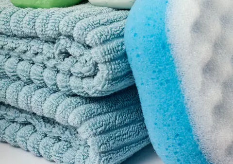 Ce vrăji mai fac fetele? 11 utilizări secrete pentru produsele de toaletă de zi cu zi