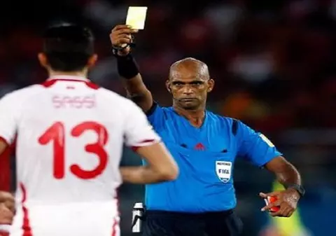 Arbitrul care a ajutat Guineea Ecuatorială, suspendat 6 luni de Confederația Africană