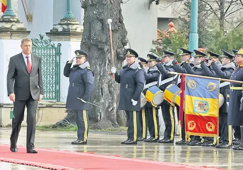 La Cotroceni și ceasurile bat nemțește