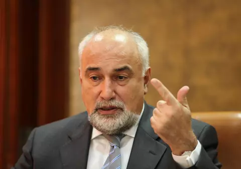 Vosganian scapă de procurori.Senatorii și rugăciunile l-au ajutat pe fostul ministru al economiei