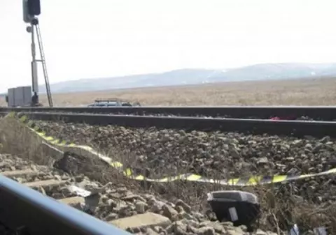 Accident grav în Vaslui! O autoutilitară a fost spulberată de tren